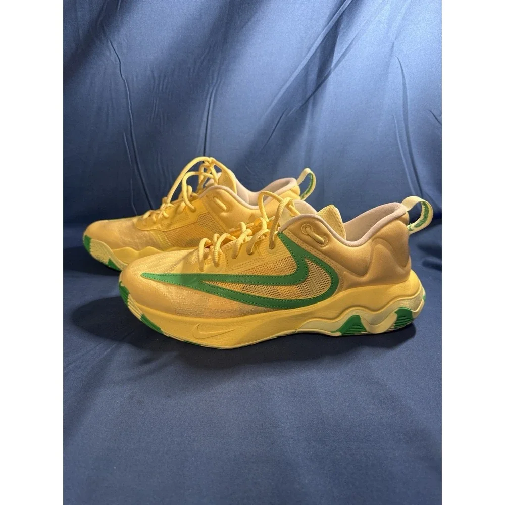 Nike Giannis Immortality 3 Men's size 10 Soft Yellow Basketball Shoes DZ7533-700